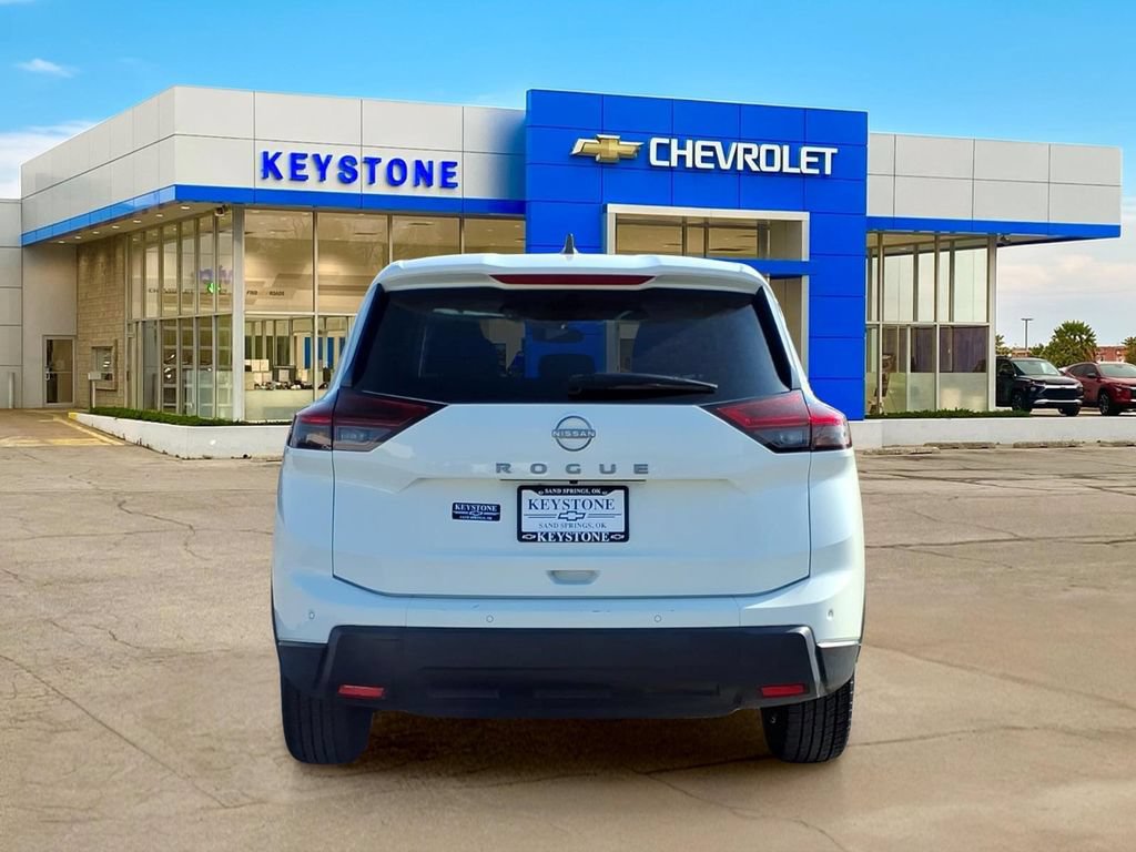 Used 2024 Nissan Rogue S FWD image 6