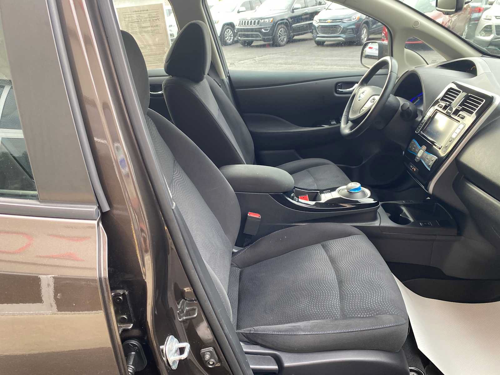Used 2016 Nissan Leaf SV FWD image 27
