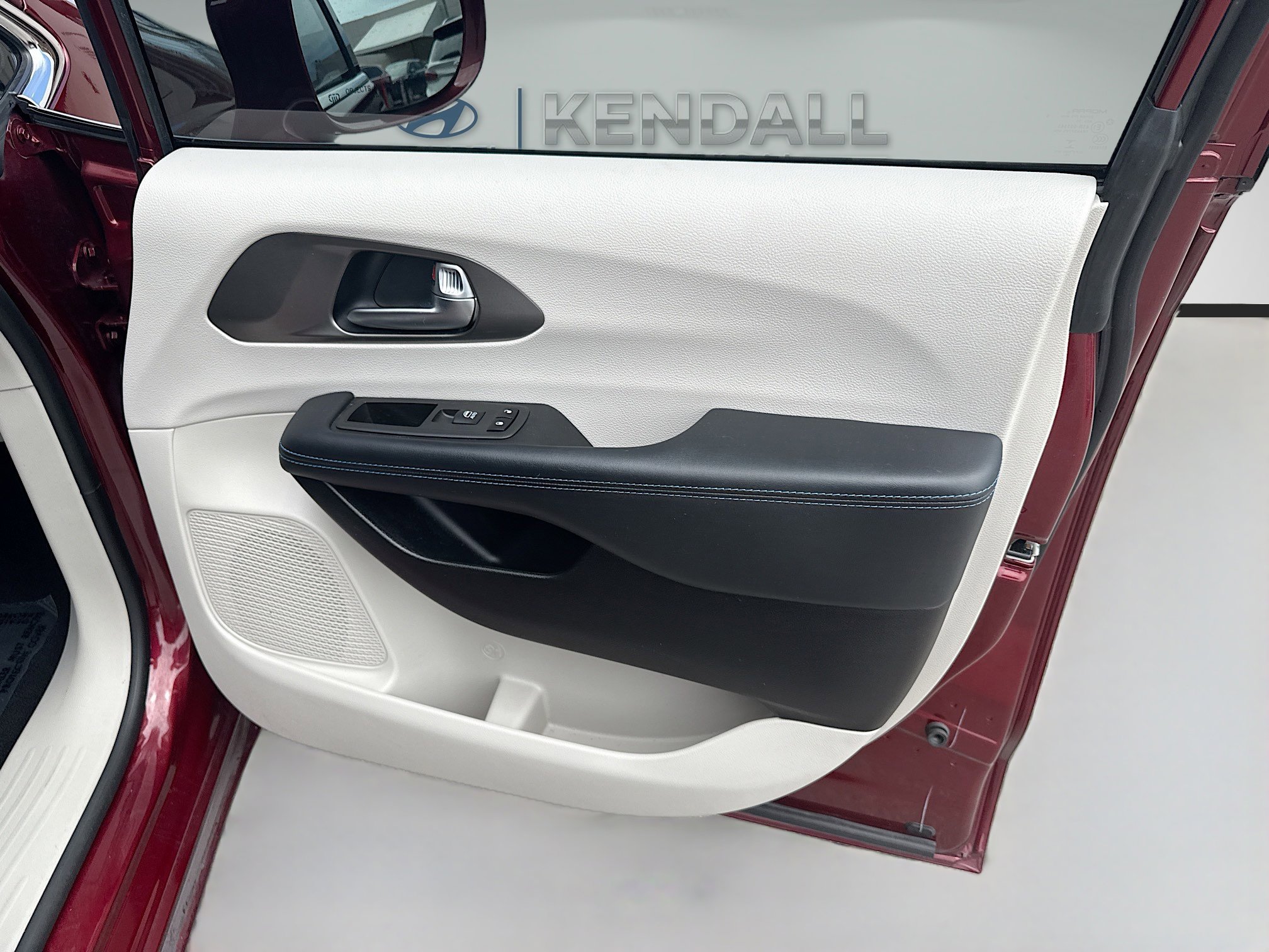 Used 2021 Chrysler Pacifica Touring w/ Cold Weather Group image 30