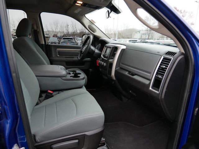 Used 2017 RAM 1500 Classic SLT AWD/4WD image 8