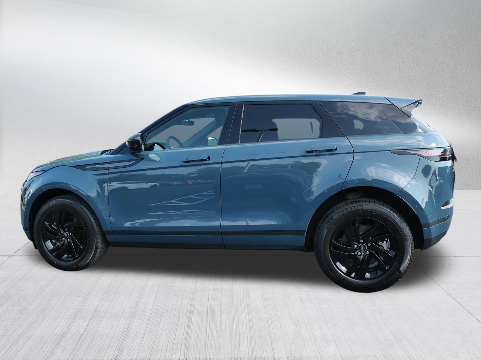 Used 2026 Land Rover Range Rover Evoque S AWD/4WD image 2