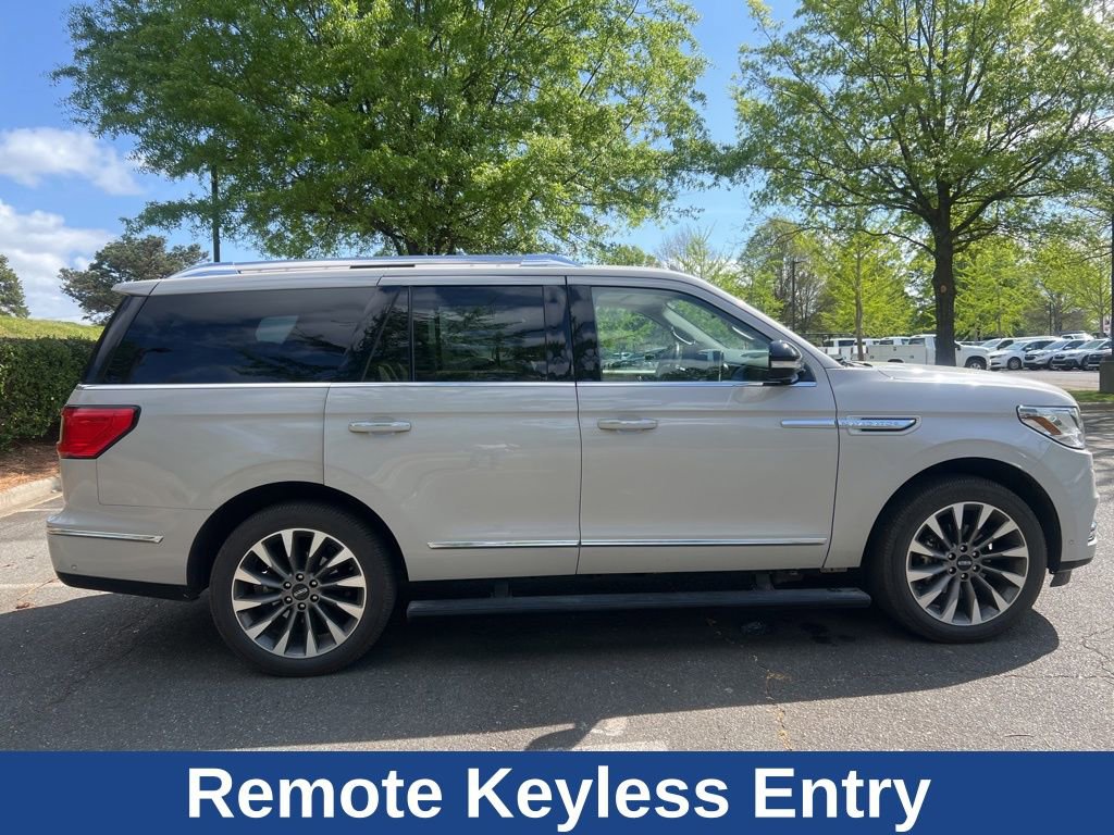 Used 2021 Lincoln Navigator Reserve w/ Luxury Package AWD/4WD image 8
