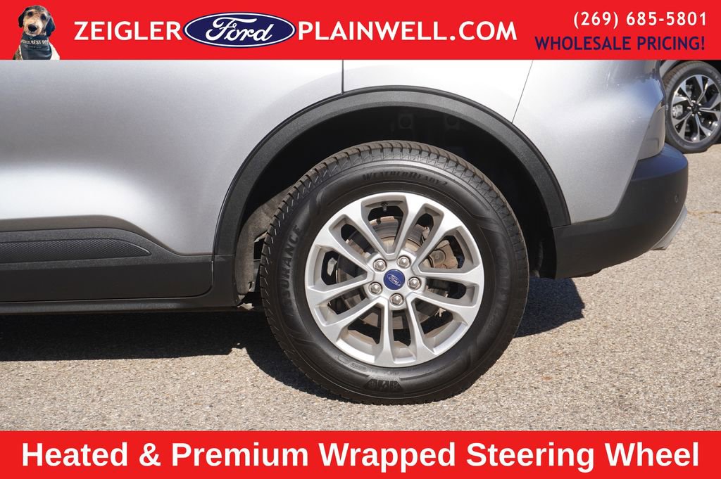 Used 2022 Ford Escape SE w/ Cold Weather Package image 9