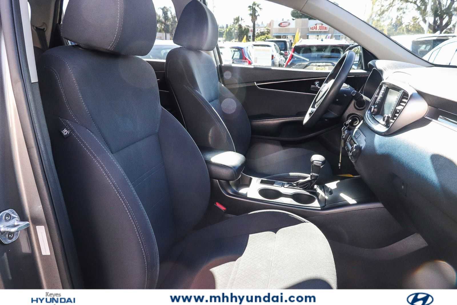 Used 2019 Kia Sorento LX FWD image 16