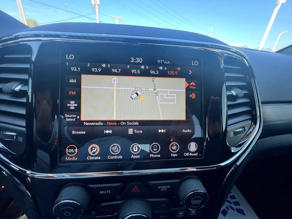 Used 2021 Jeep Grand Cherokee Laredo X AWD/4WD image 26
