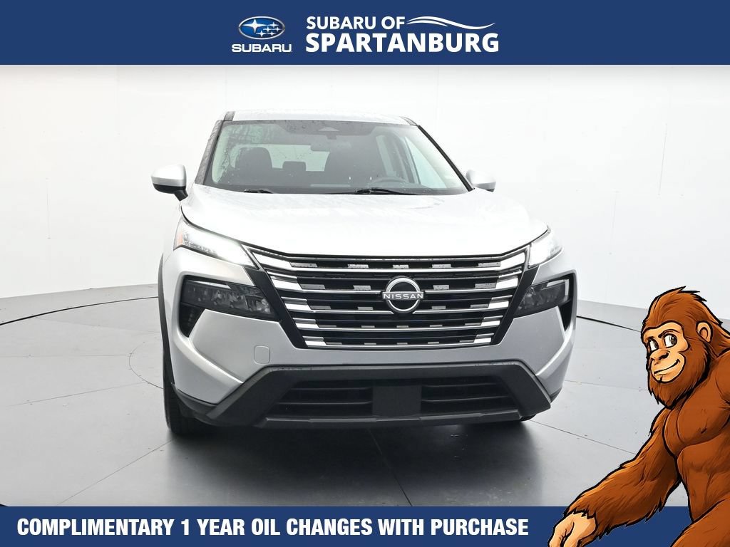 Used 2024 Nissan Rogue SV FWD video 2