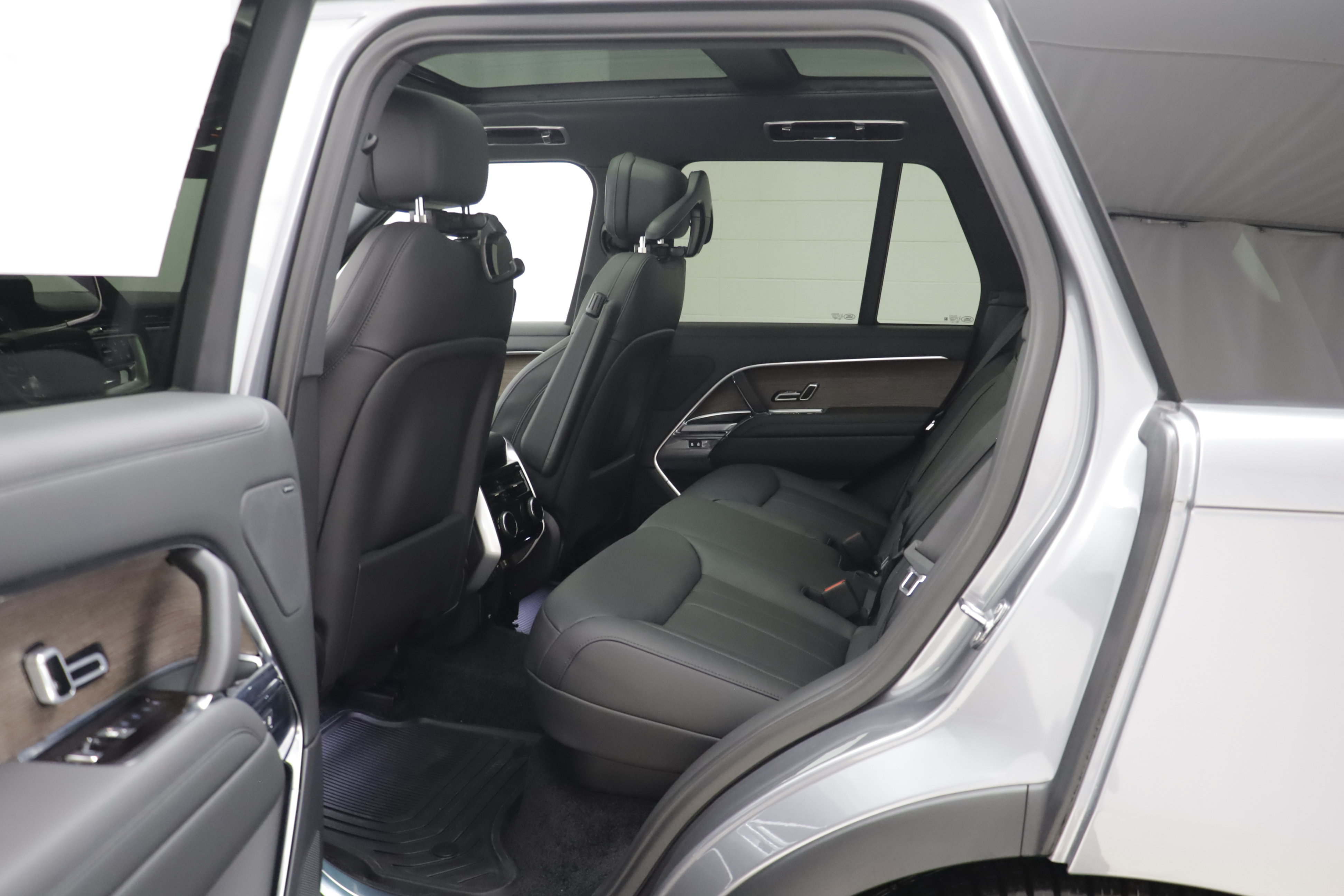 New 2027 Land Rover Range Rover SE AWD/4WD image 15