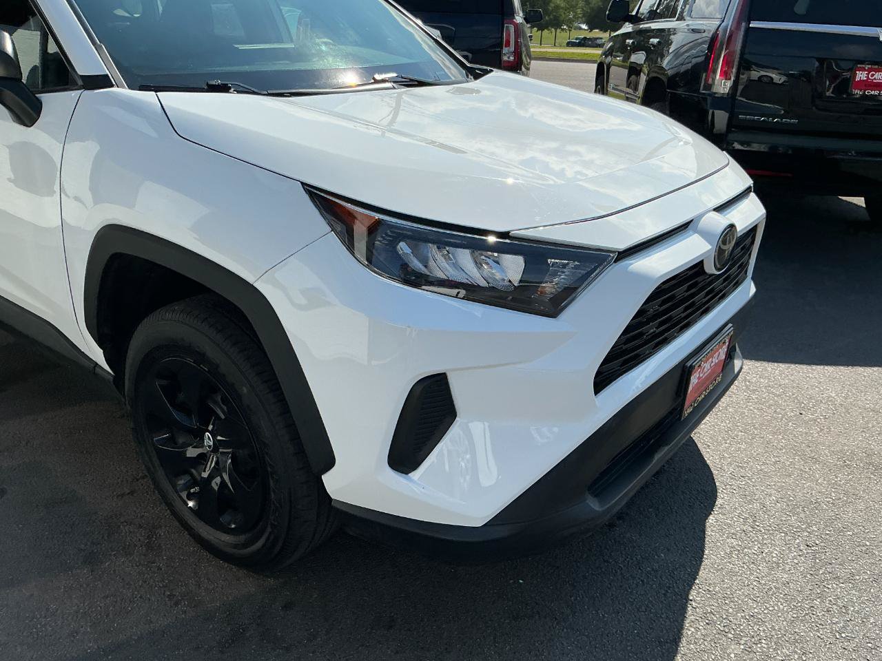 Used 2021 Toyota RAV4 LE AWD/4WD image 23