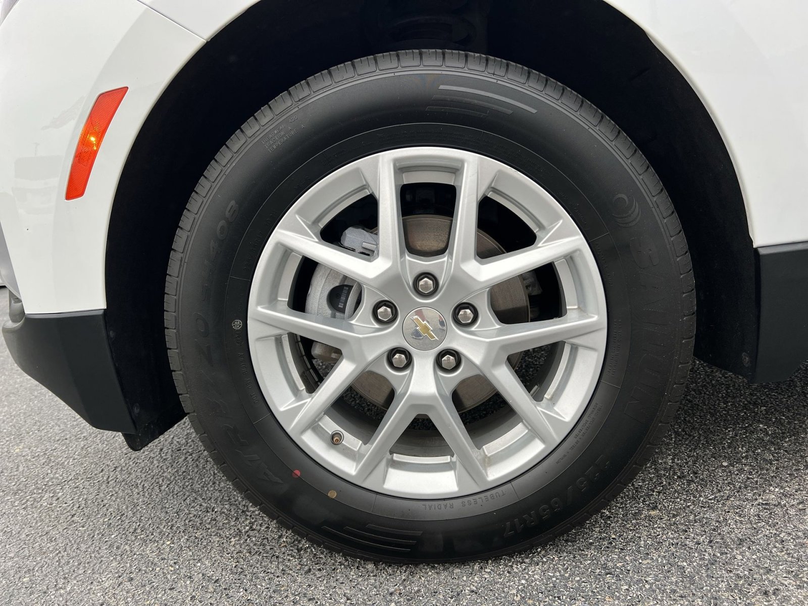 Used 2024 Chevrolet Equinox LT image 12