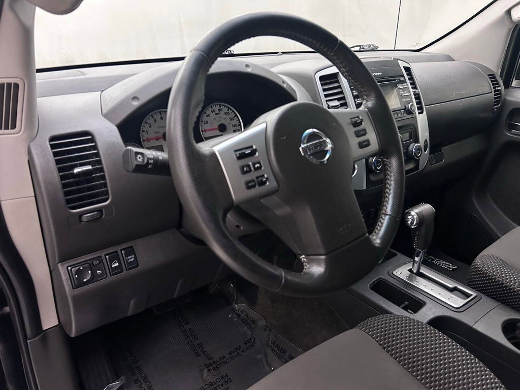 Used 2014 Nissan Frontier PRO-4X image 9