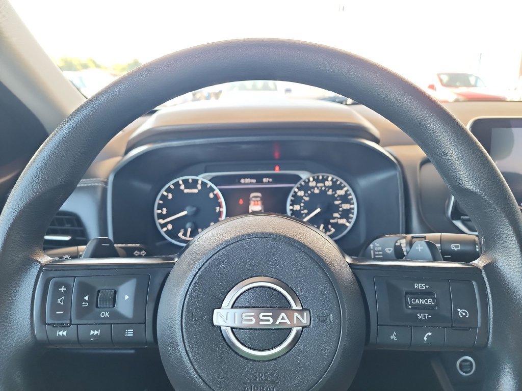 Used 2023 Nissan Rogue S FWD image 18