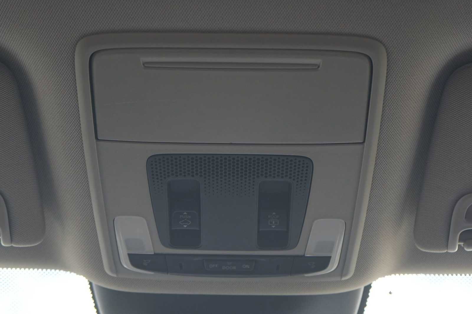 Certified 2023 Honda Pilot Touring image 23