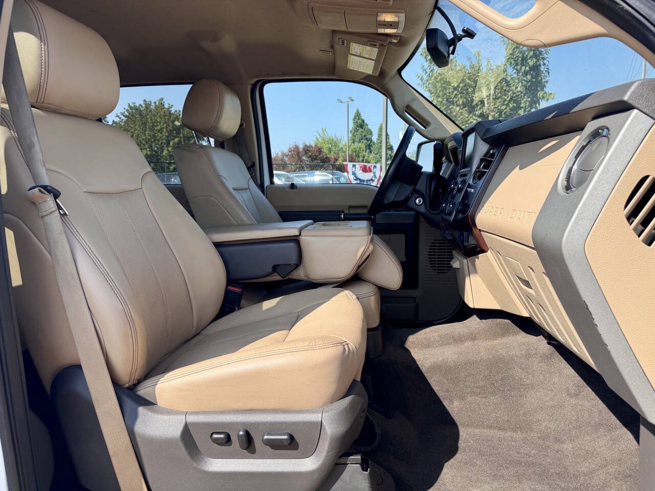 Used 2016 Ford F350 Lariat AWD/4WD image 9