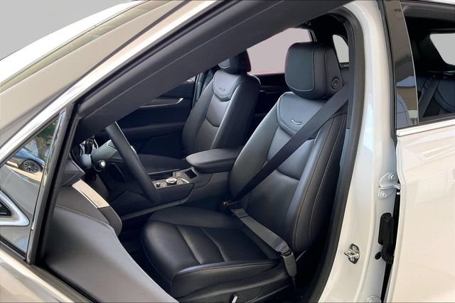 Used 2025 Cadillac XT5 Luxury FWD image 15