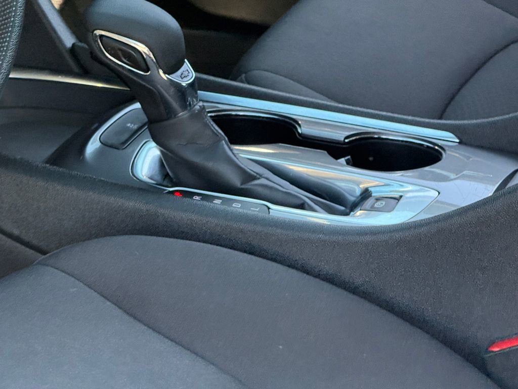 Used 2023 Chevrolet Malibu LT image 19