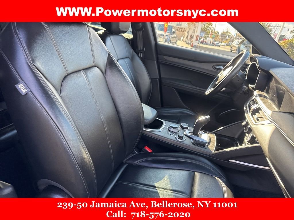 Used 2023 Alfa Romeo Stelvio Ti image 15