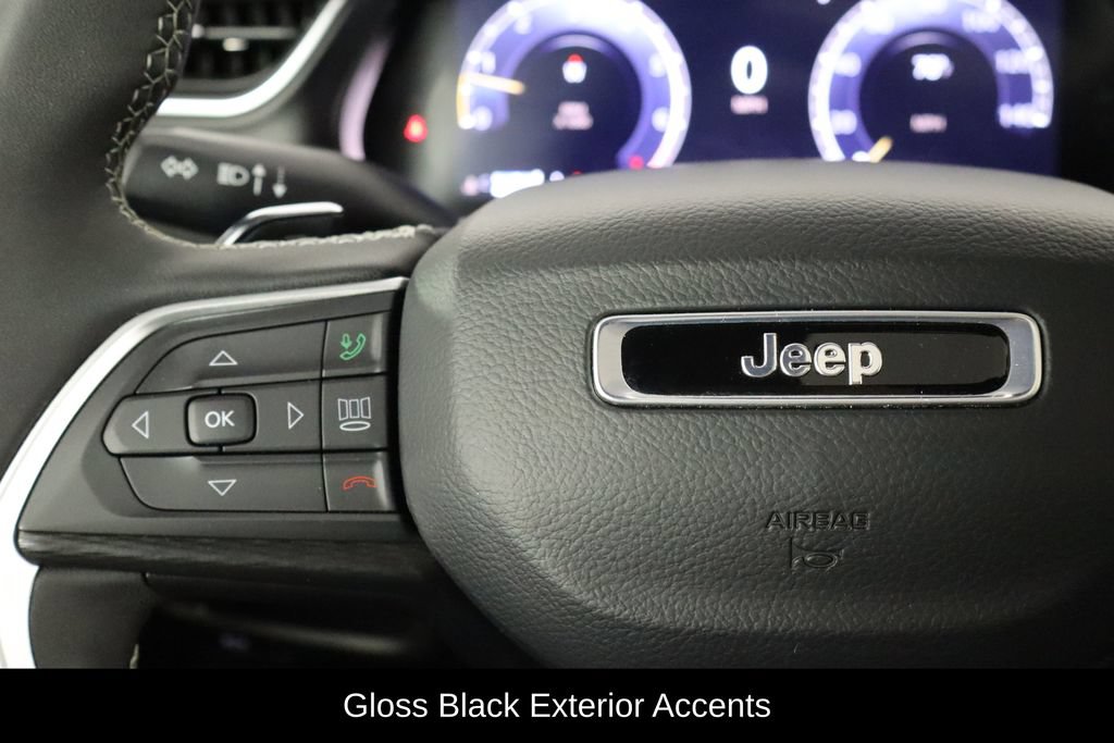 Used 2024 Jeep Grand Cherokee Altitude AWD/4WD image 8