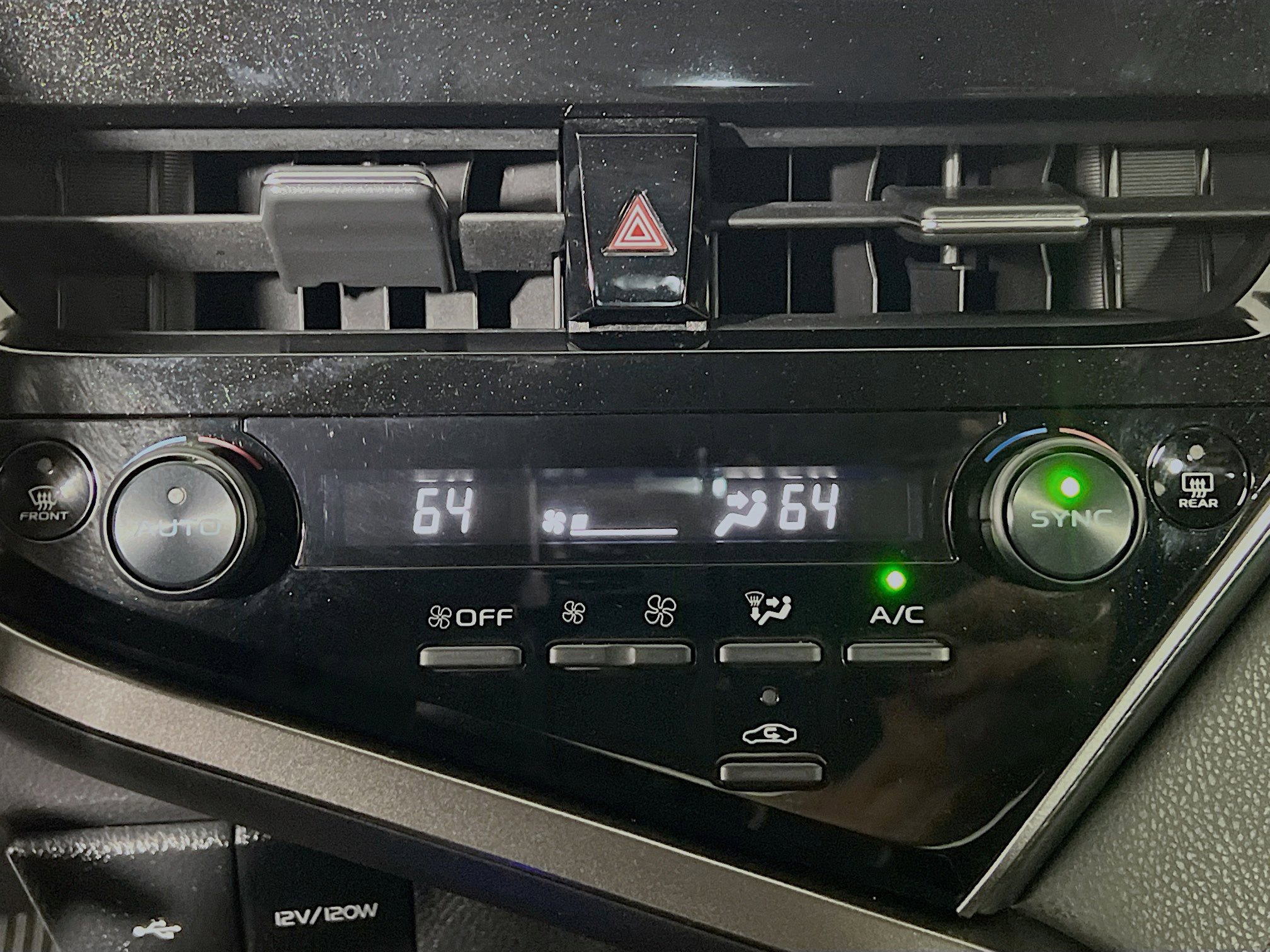 Used 2022 Toyota Camry LE image 25