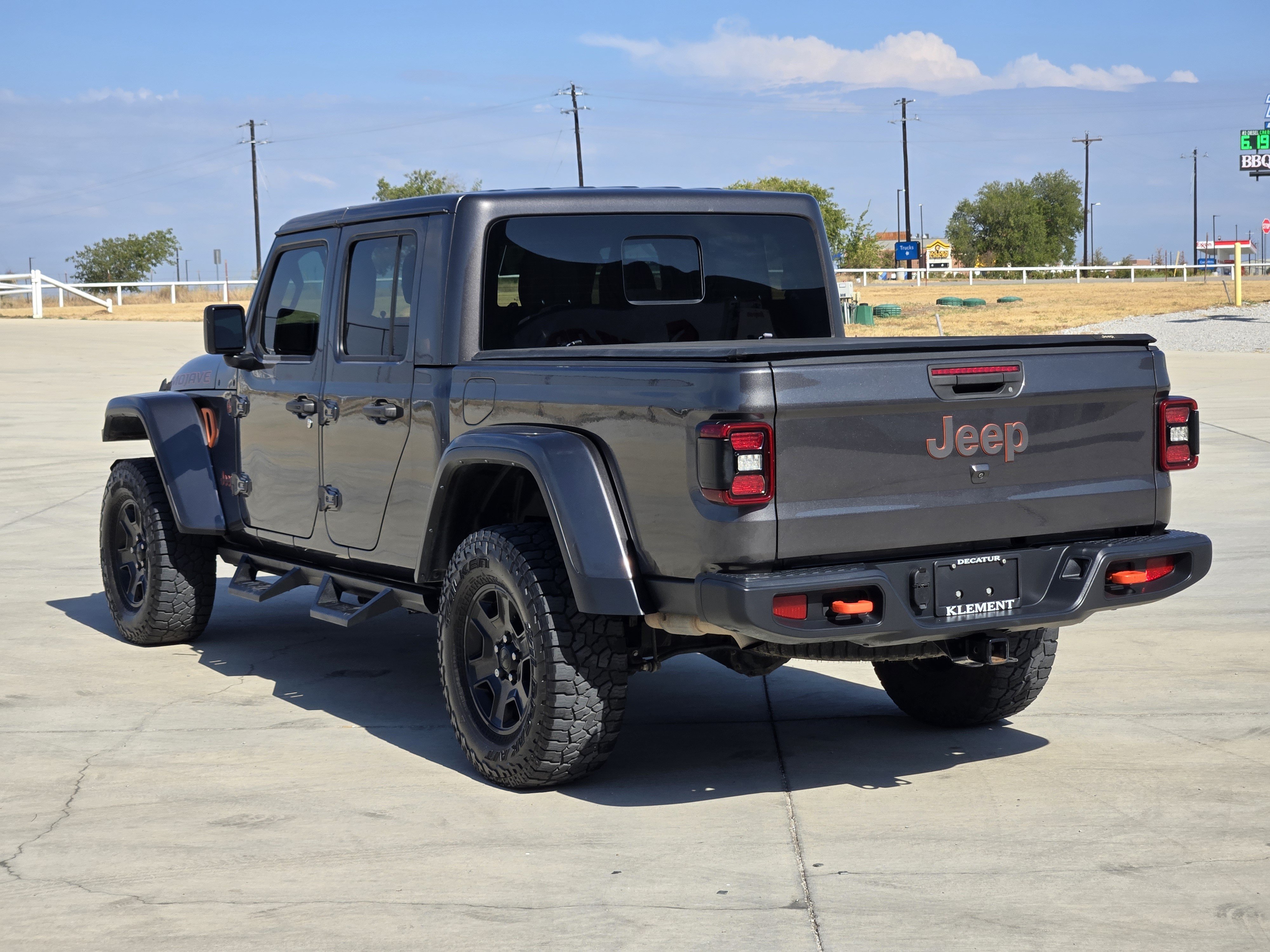 Used 2023 Jeep Gladiator Mojave w/ LED Lighting Group AWD/4WD image 6