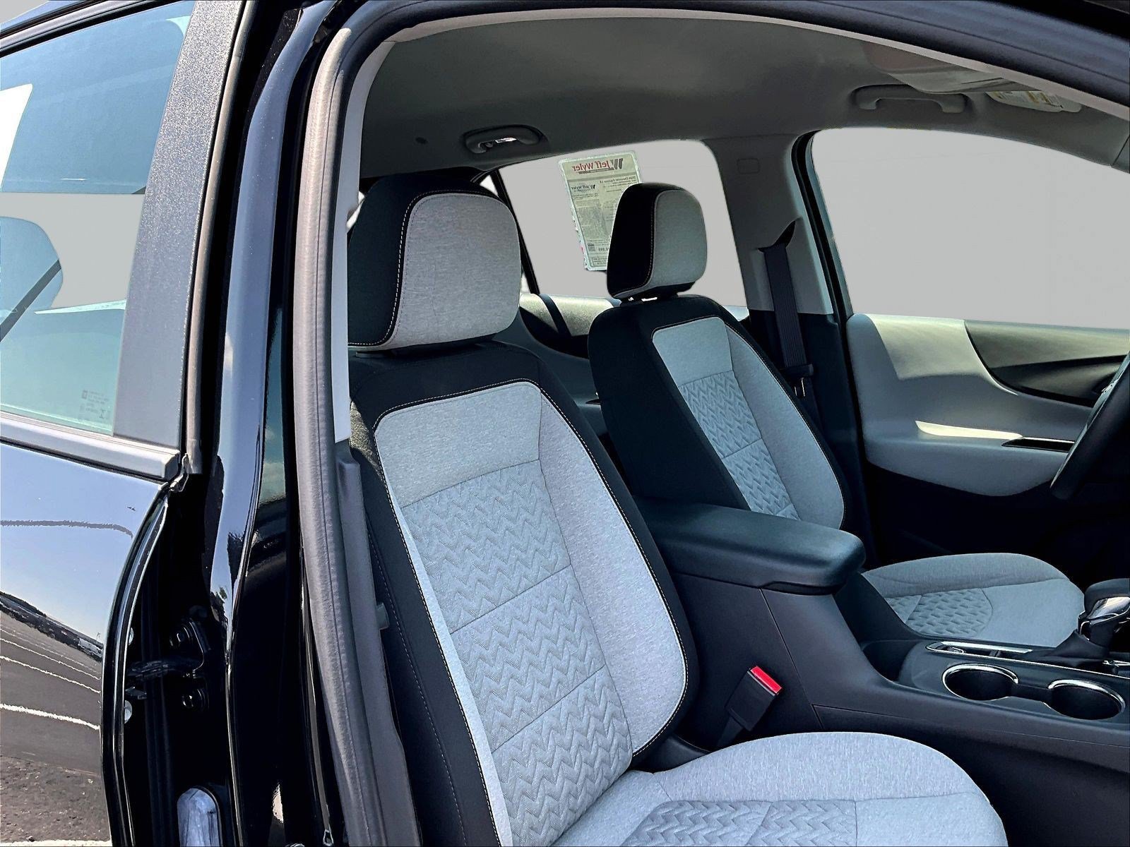 Used 2024 Chevrolet Equinox LS w/ Midnight Edition FWD image 29