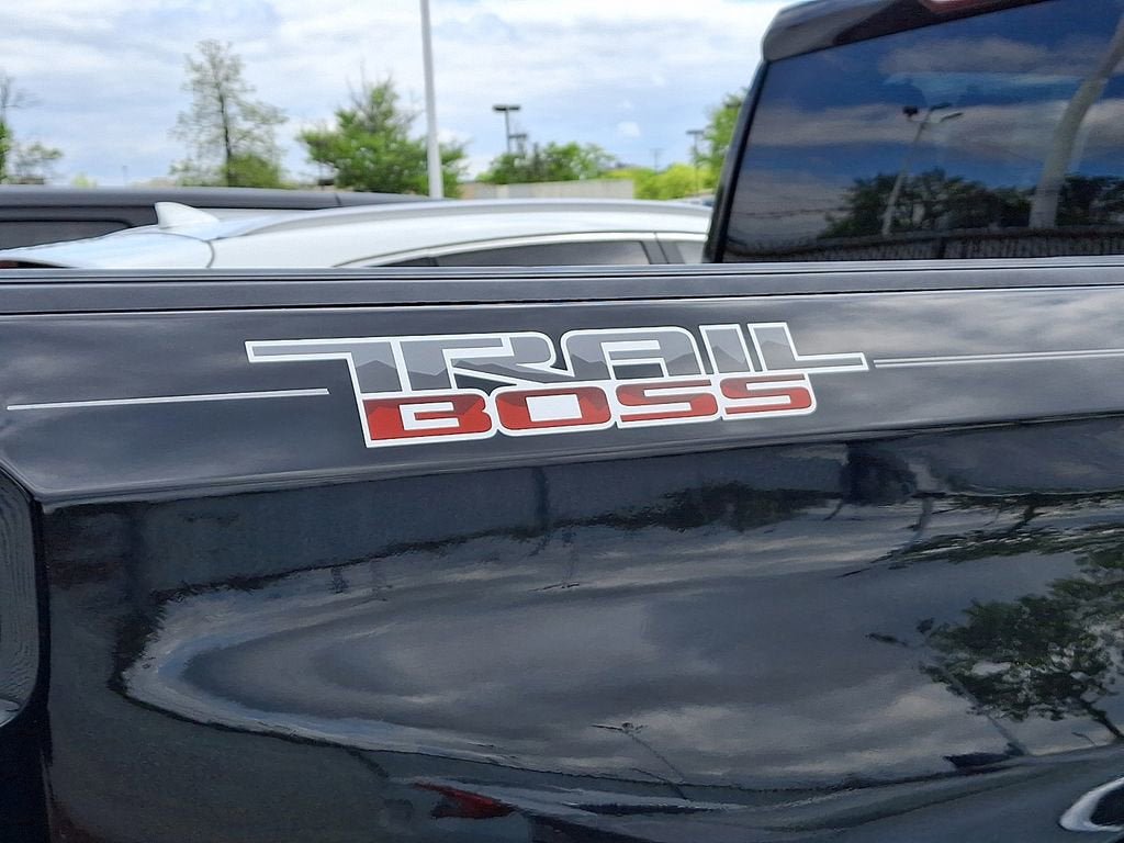 Used 2021 Chevrolet Silverado 1500 LT Trail Boss AWD/4WD image 9