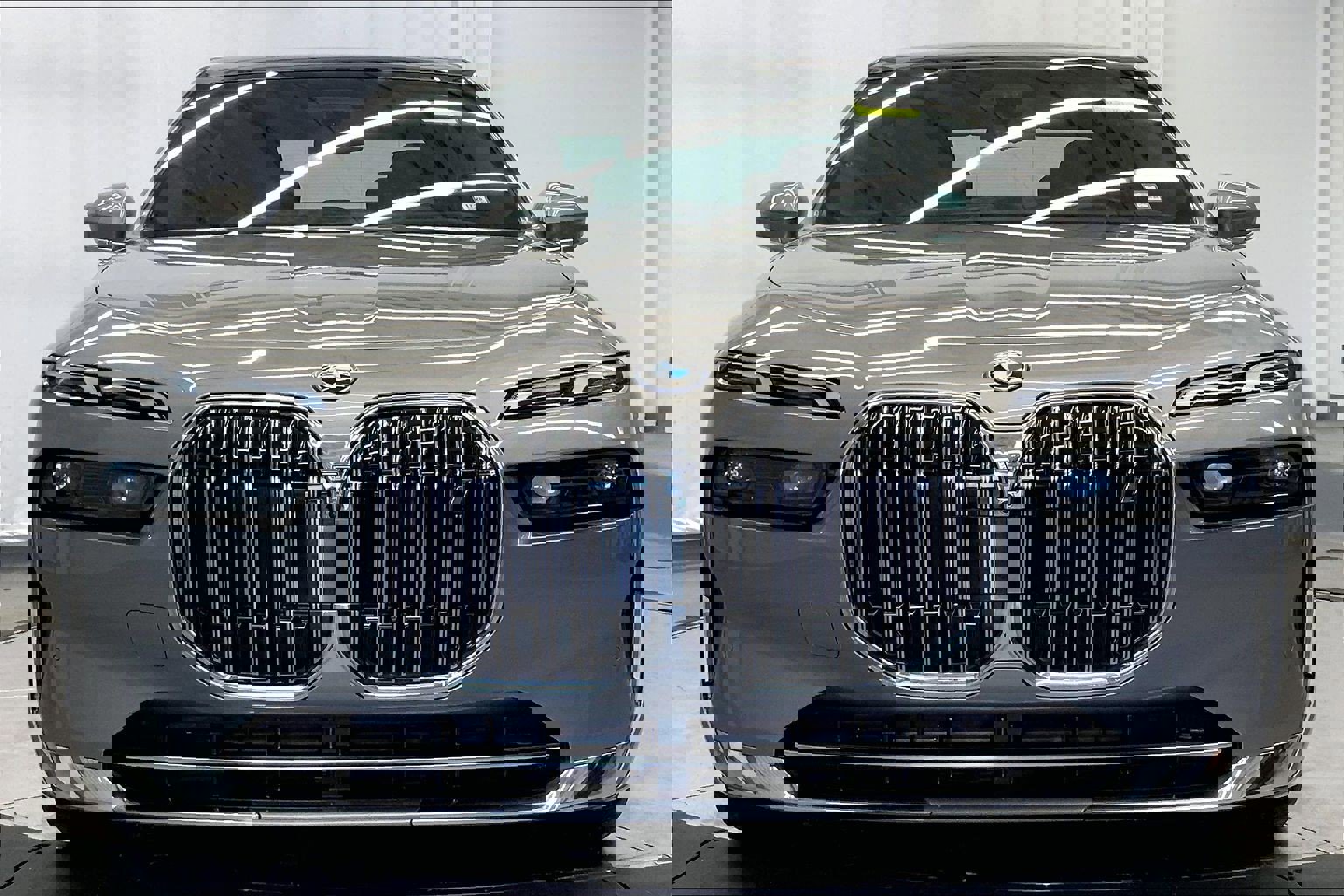 Used 2024 BMW i7 eDrive50 image 8