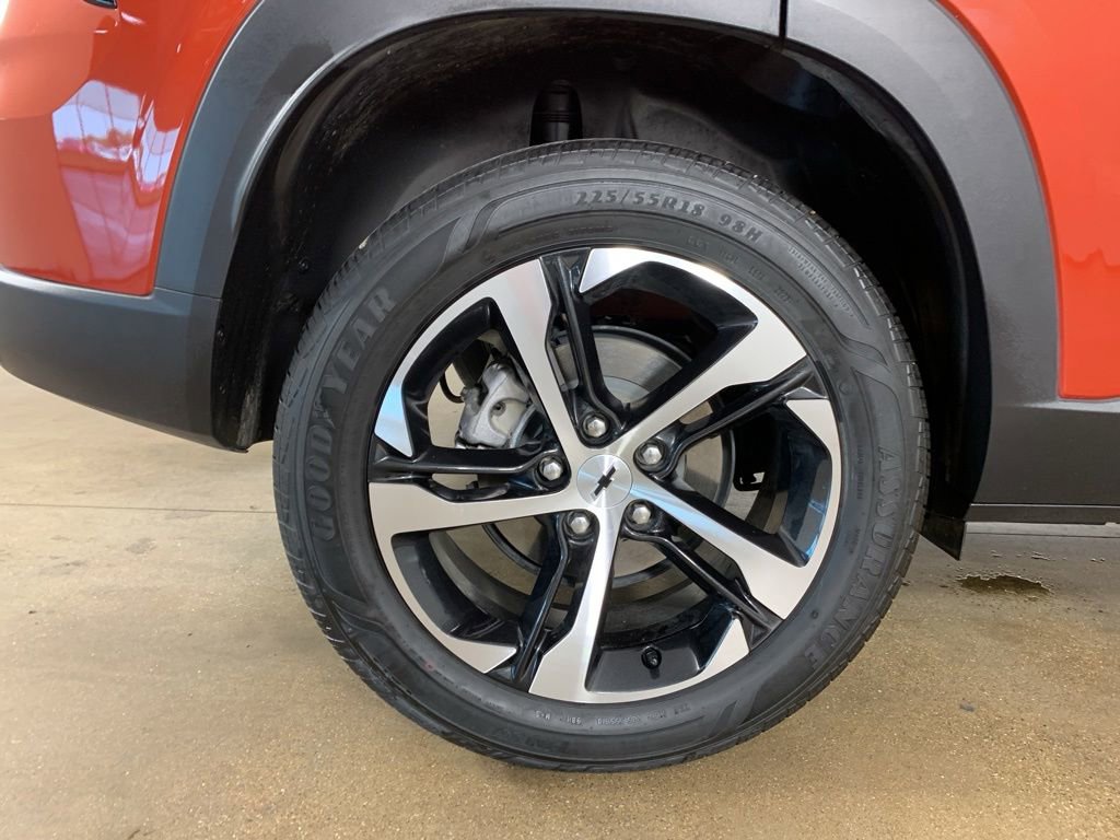 Used 2024 Chevrolet Trax RS FWD image 36