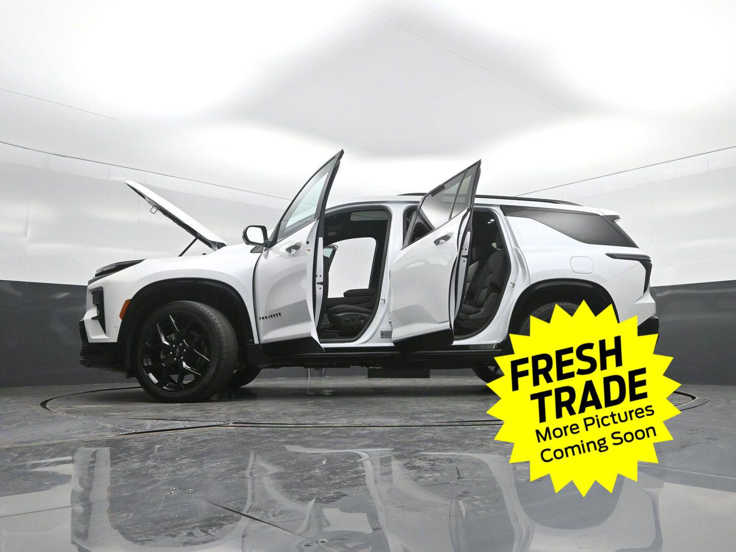 Used 2024 Chevrolet Traverse RS image 57