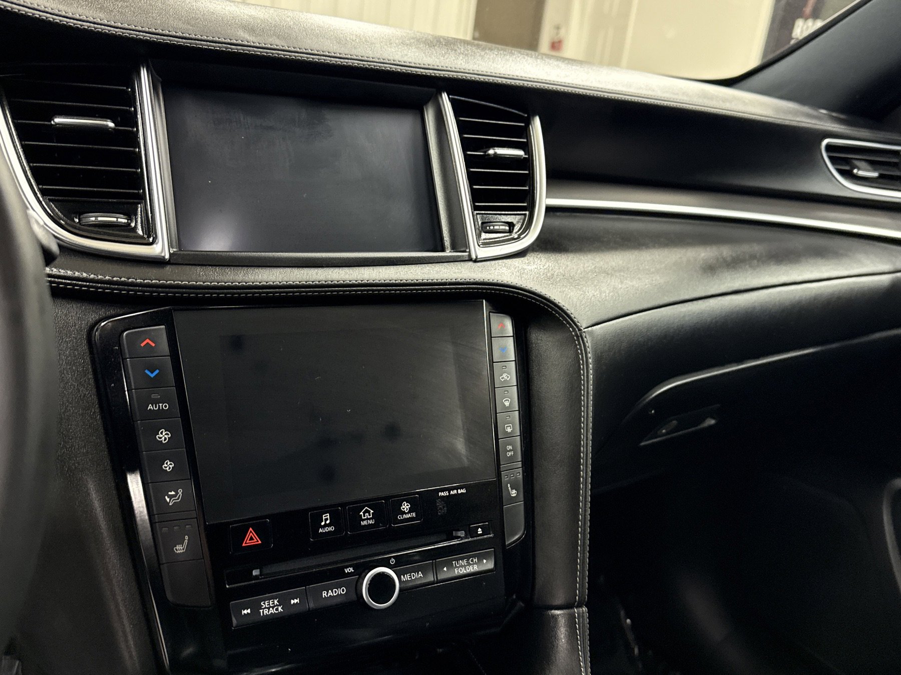 Used 2022 INFINITI QX50 Luxe w/ Appearance Package image 11