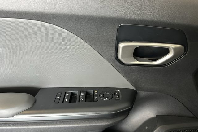 Used 2025 Kia K4 FWD image 12