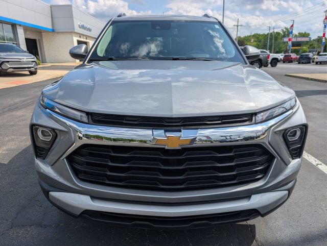 Used 2024 Chevrolet TrailBlazer LT w/ Convenience Package AWD/4WD image 8