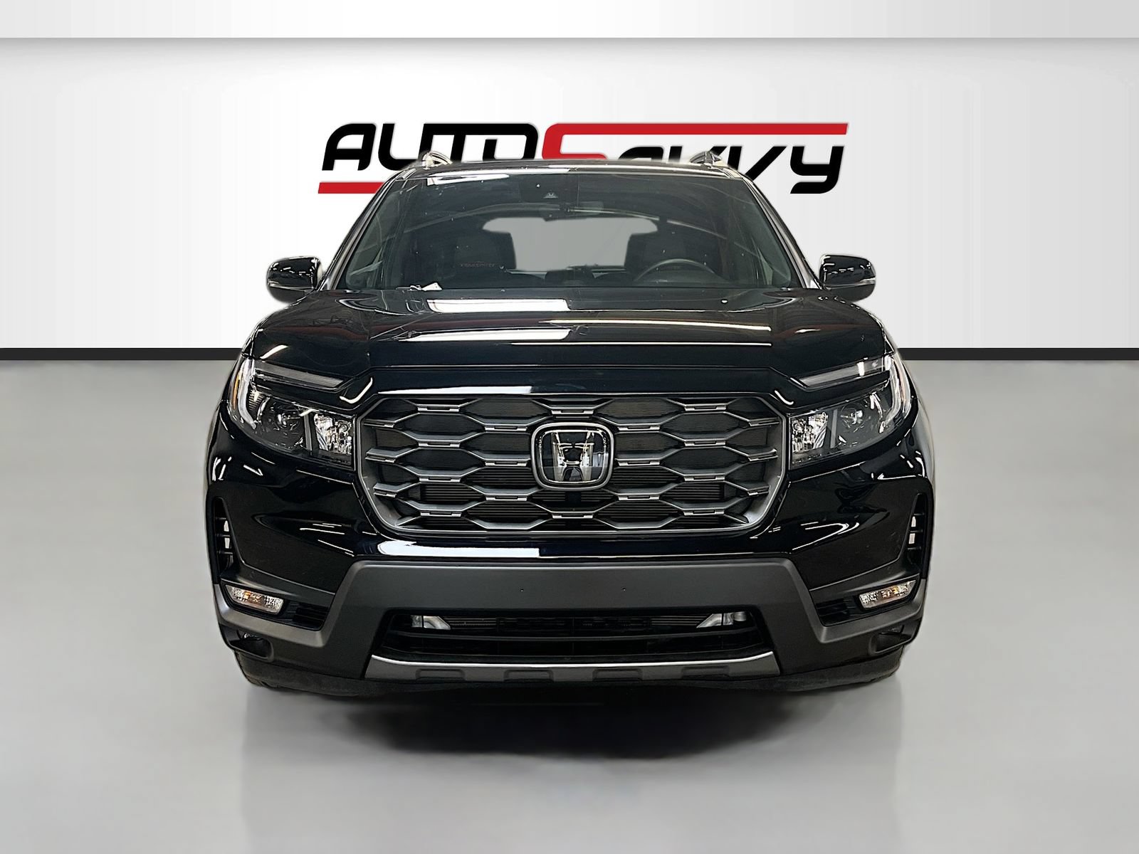 Used 2023 Honda Passport TrailSport image 2