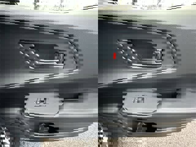 Used 2026 Toyota Prius Plug-In Hybrid image 22