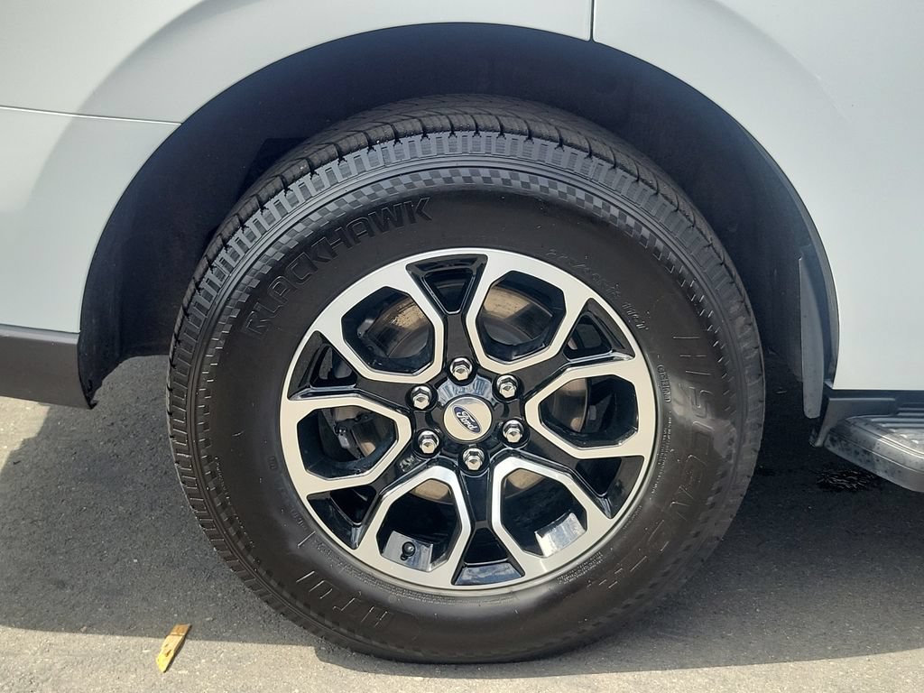 Used 2024 Ford Expedition XLT RWD image 6