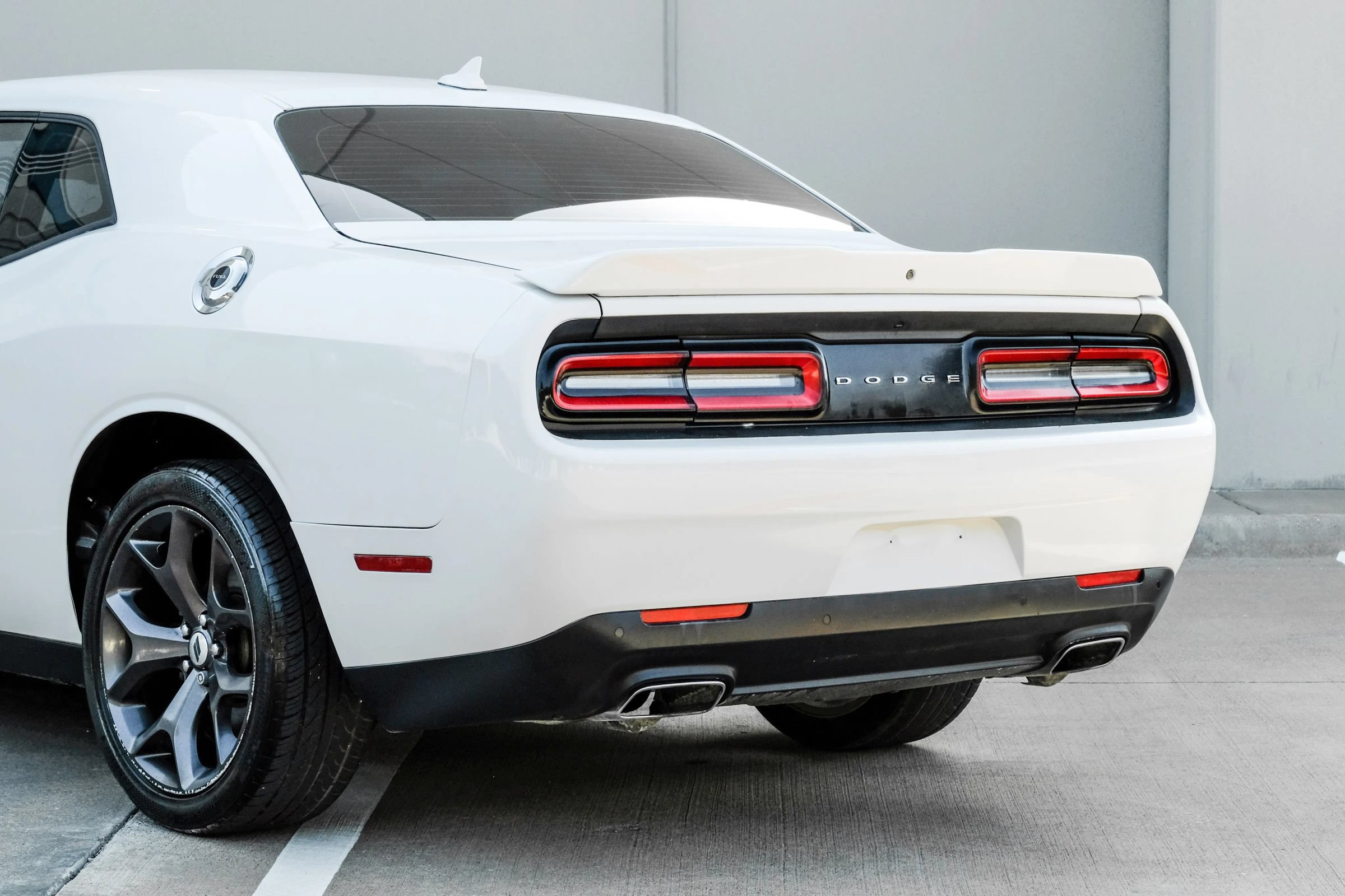 Used 2018 Dodge Challenger SXT Plus RWD image 9