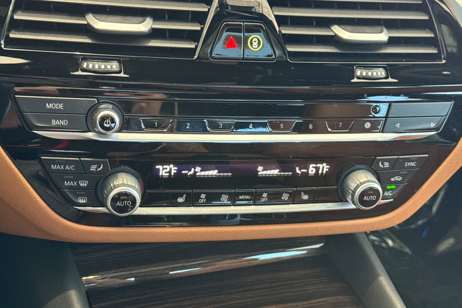 Used 2023 BMW 530e w/ Premium Package RWD image 27