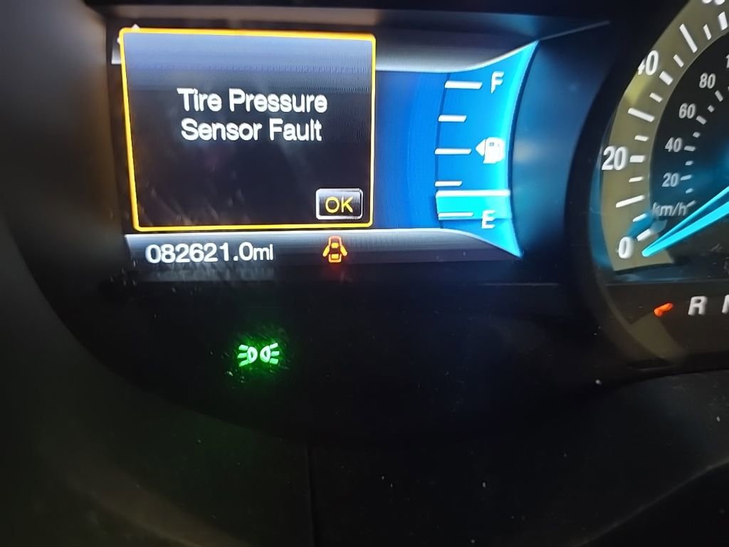 Used 2016 Ford Edge SEL w/ Equipment Group 201A AWD/4WD image 3