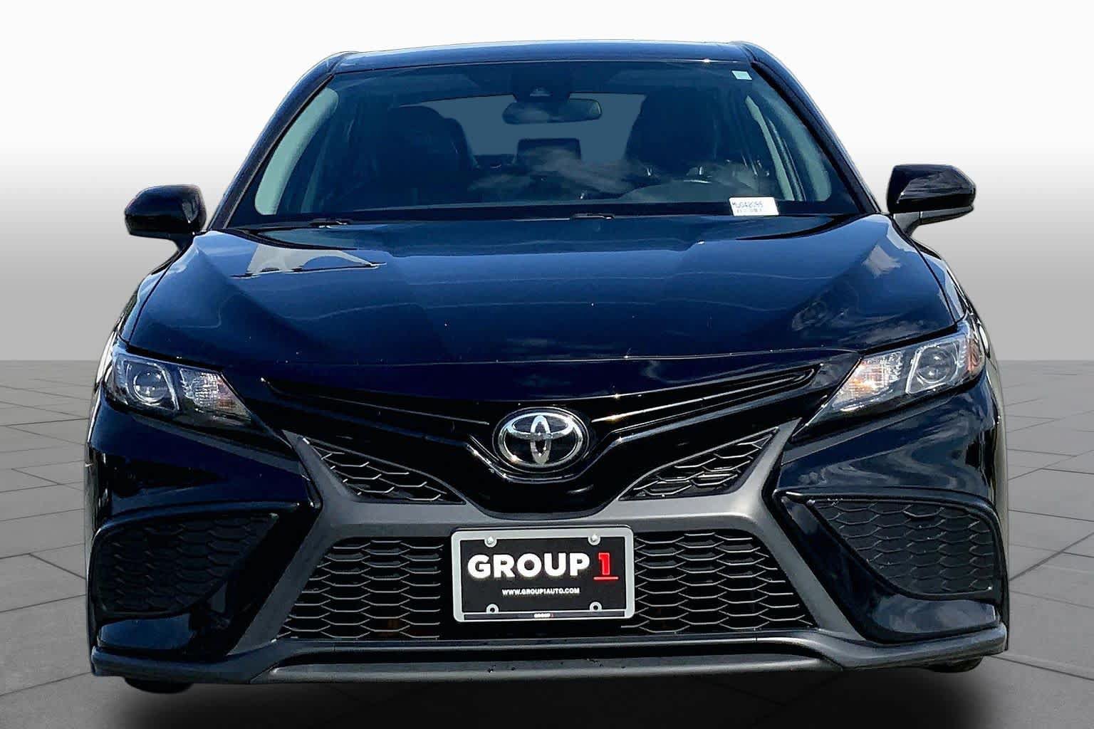 Used 2021 Toyota Camry SE AWD/4WD image 4