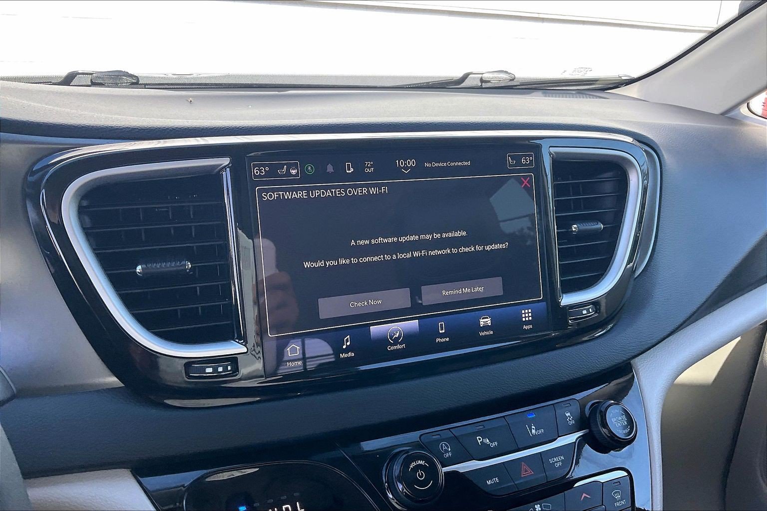 Used 2024 Chrysler Pacifica Touring-L FWD image 37