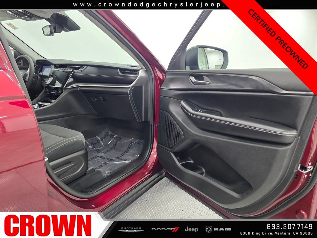 Certified 2023 Jeep Grand Cherokee Laredo image 13