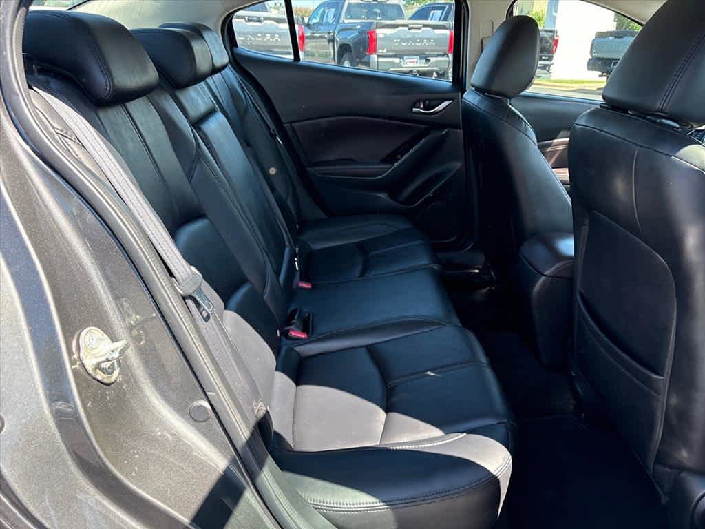 Used 2017 MAZDA MAZDA3 Touring FWD image 8
