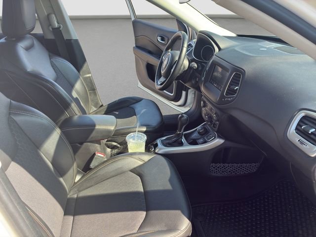 Used 2018 Jeep Compass Latitude w/ Popular Equipment Group image 17
