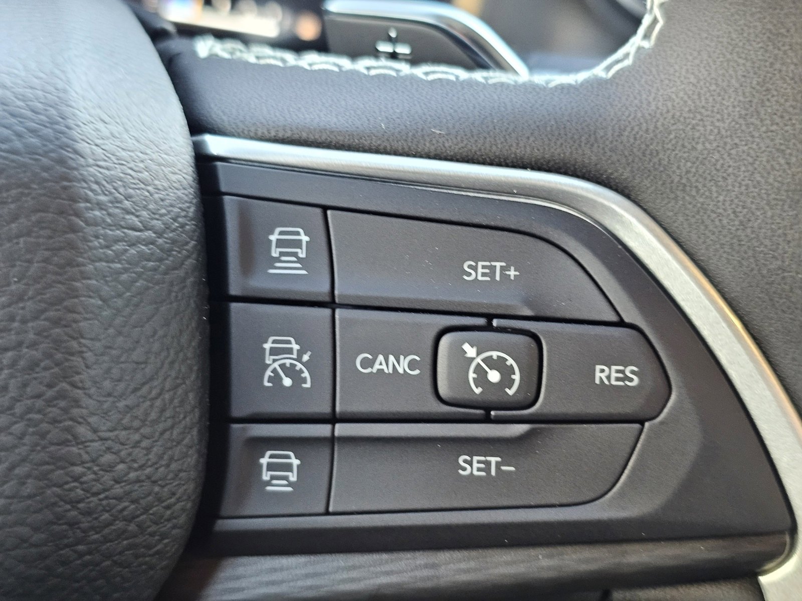 New 2025 Jeep Grand Cherokee L Laredo image 15