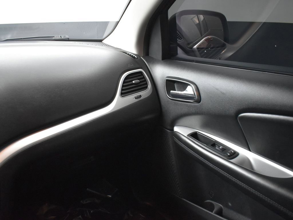 Used 2018 Dodge Journey SE w/ Popular Equipment Group image 16