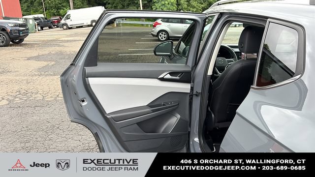 Used 2023 Volkswagen Taos SE AWD/4WD image 22