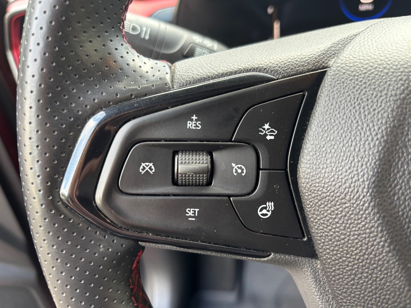 Used 2024 Chevrolet TrailBlazer RS FWD image 24