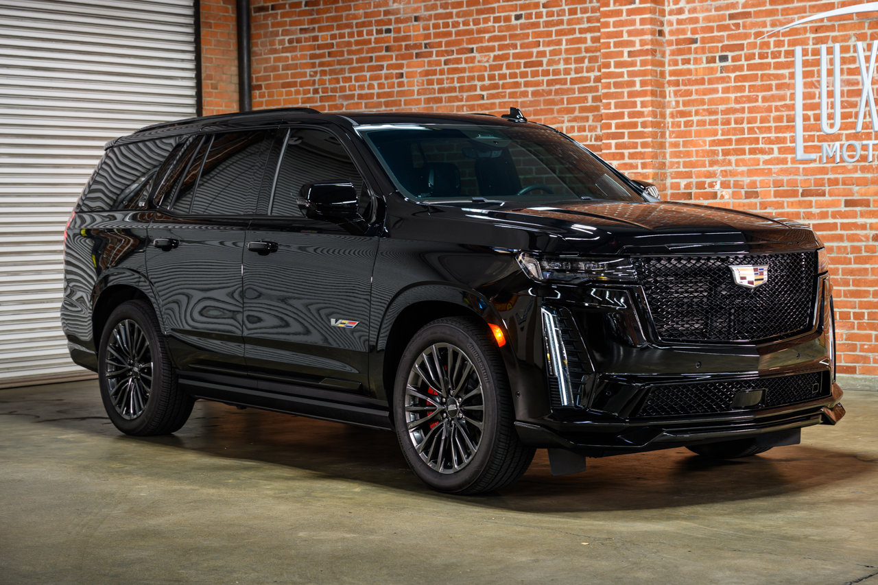 Used 2024 Cadillac Escalade V w/ LPO, Floor Liner Package image 9