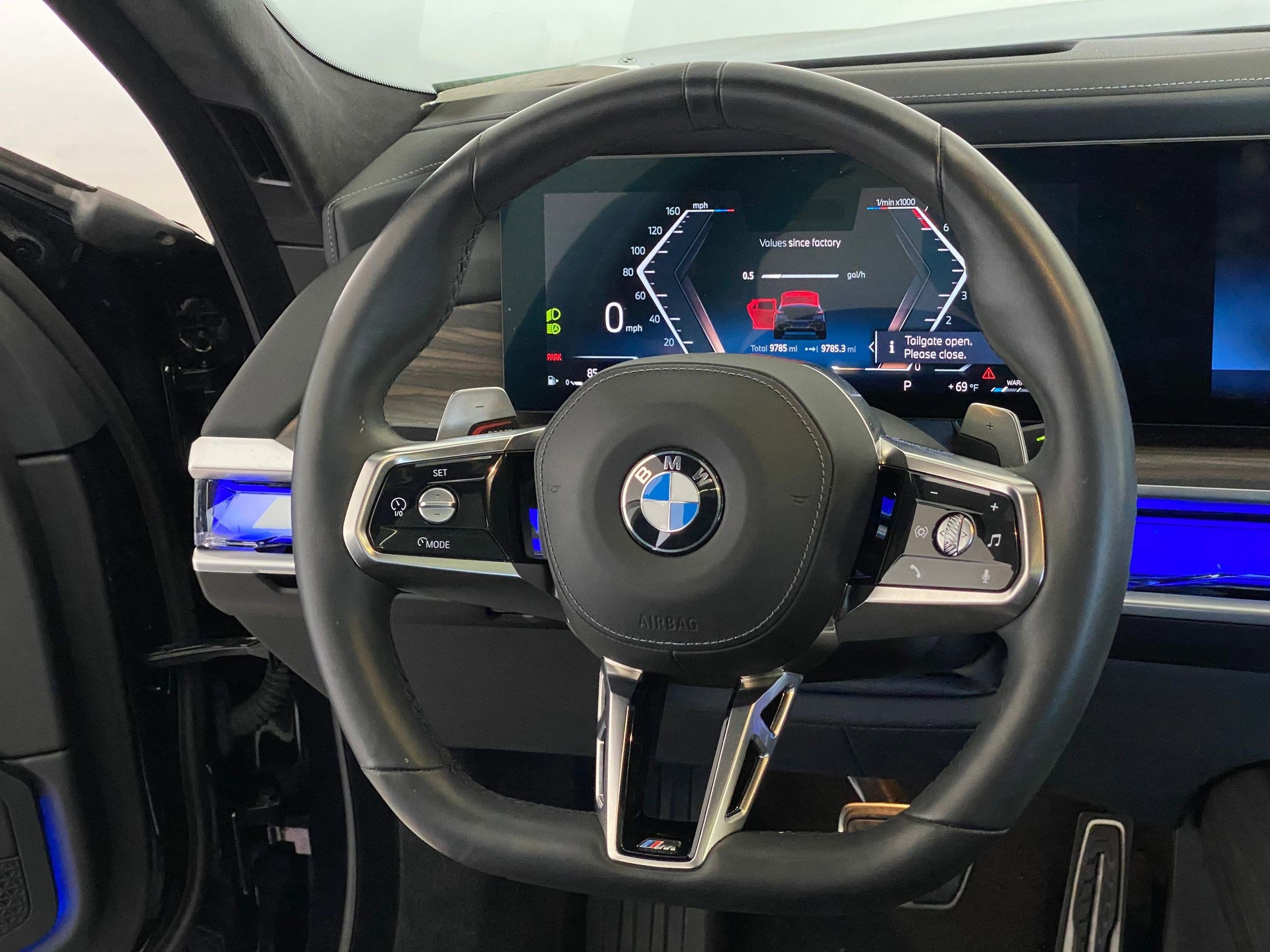 Used 2025 BMW 760i xDrive w/ Executive Package image 16