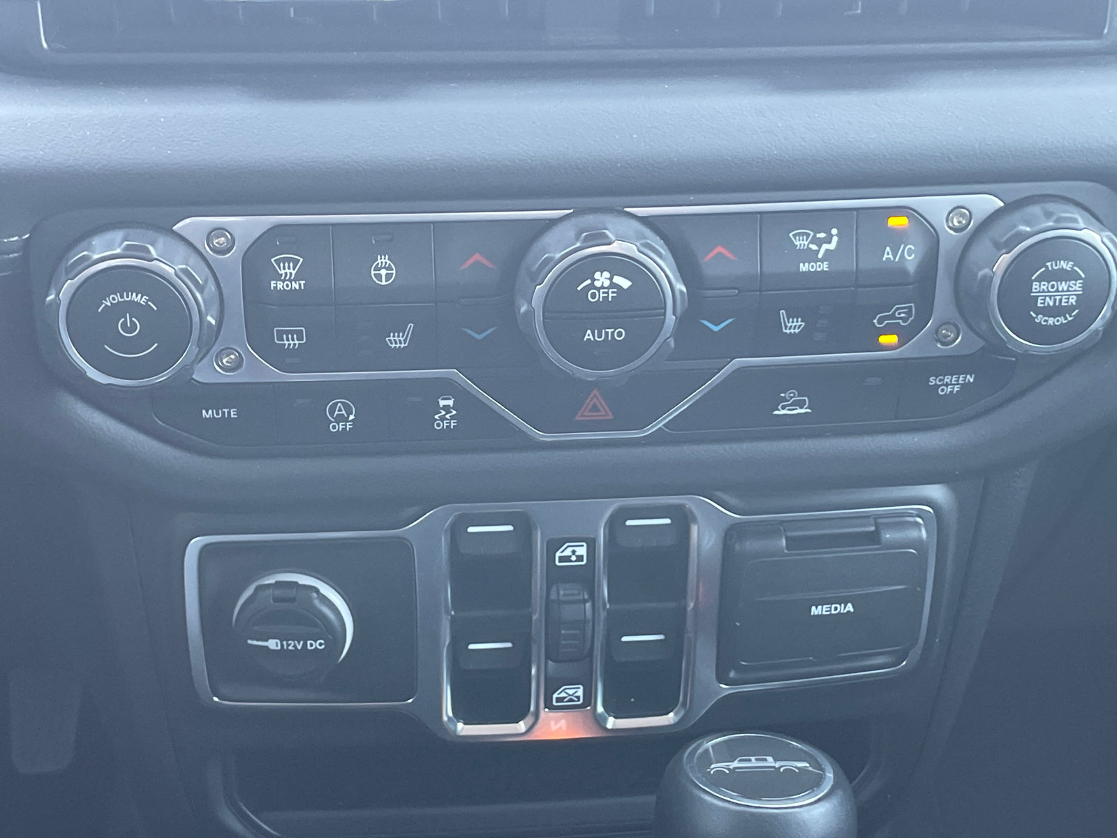 Used 2025 Jeep Gladiator Sport AWD/4WD image 15