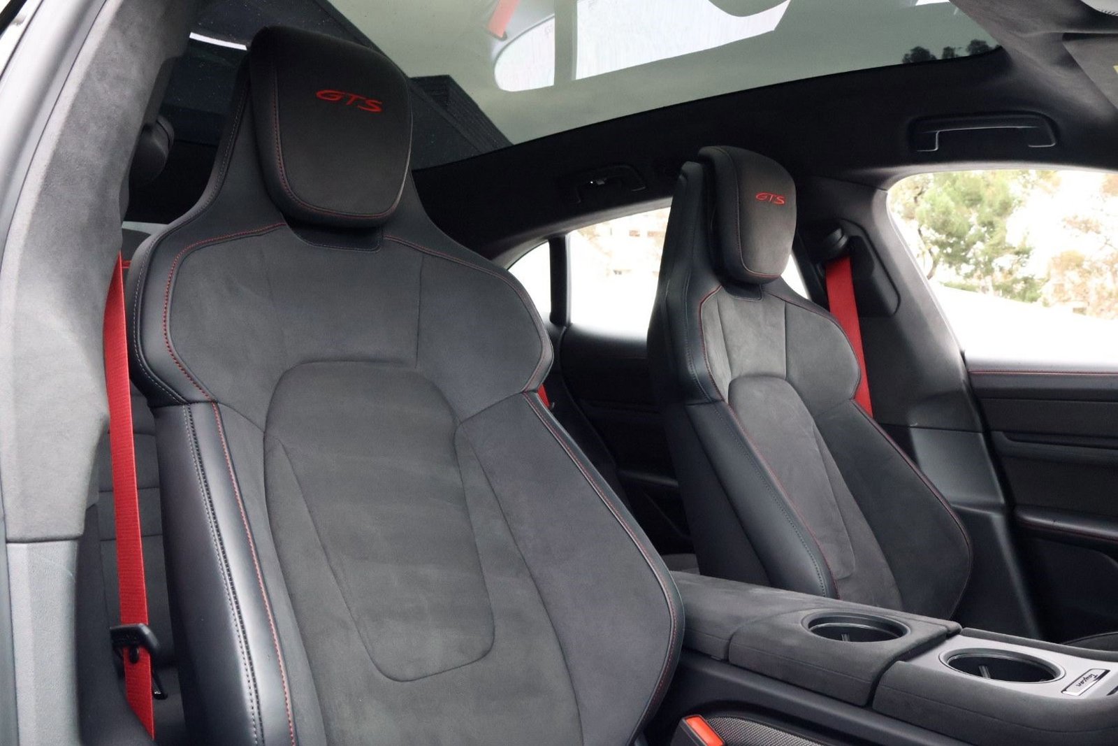 Certified 2024 Porsche Taycan GTS image 23